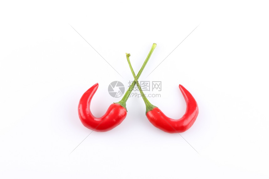 红辣椒白背景孤立的红辣椒莎酱辛的椒素图片