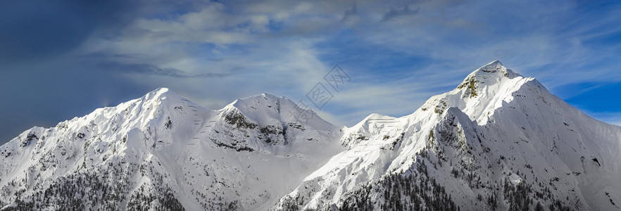 冬季雪山雪景图片