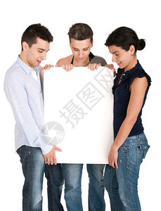 广告牌卡片成年人兄弟姐妹们在看一个标语广告时惊讶地感到这个广告是孤立在白色背景上的图片