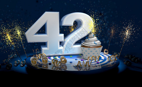 蛇纹石渲染四十二岁生日或周年纪念带有闪亮蜡烛的杯饼大数量用白纸条蓝色桌上有黄流体黑背景满火花的彩色背景3张插图42岁生日或周年蛋图片