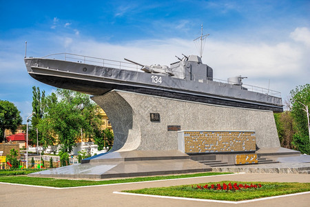 乌克兰伊兹梅尔0672乌克兰伊兹梅尔市多瑙河水手城纪念碑在阳光明媚的夏日乌克兰伊兹梅尔多瑙河水手纪念碑采取区图片
