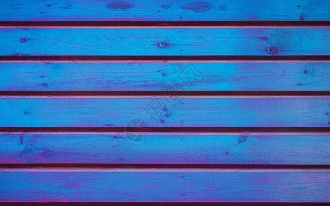 俄罗斯色彩多的创作背景以光蓝和紫色颜染的水平木板条纹理用于复制蓝色与紫木板的背景优质抽象图片