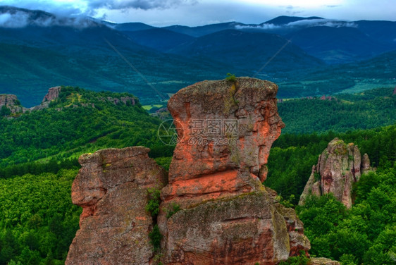 岩石棕色的层Belogradchishkiskali保加利亚石头图片