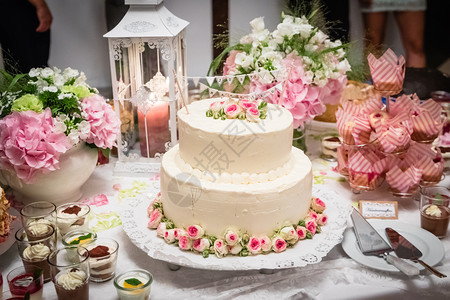 婚礼蛋糕桌图片