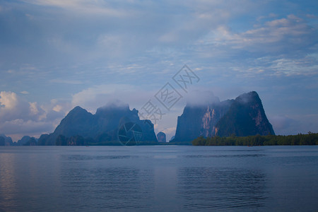 红树泰国美丽的热带海洋和山岳泰国的美丽热带海和山丘云水图片