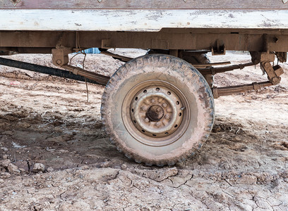 景观金属农民当地小卡车在泰农场使用的脏车轮泰国图片