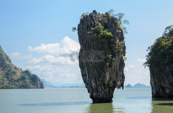 著名的泰国攀牙湾詹姆斯邦德岛或塔普的美丽风景天图片