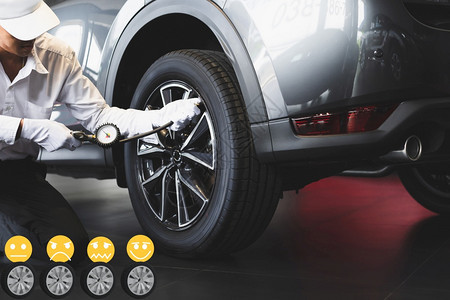 人检测量数充气橡胶轮胎汽车特写手持机充气压力表用于汽车轮胎压力测量汽车红色的安全维护图片