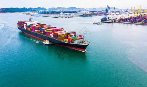 卸货日本惊吓从泰国空中观点看际海洋令人惊恐运货物集装箱进出口运输从泰国航空角度分析的运货集装箱进口和出运输图片