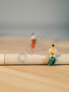 创意小人戒烟概念图片