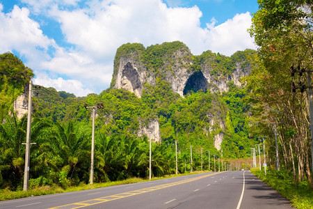 土地太阳泰国克拉比丛林丘干山沥青高速公路椰子图片