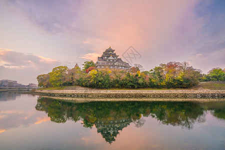 日本城市老的景观秋季在日落时本福滨市的好山城堡历史背景