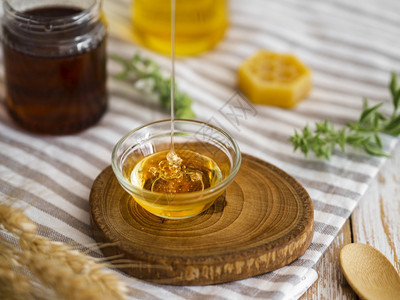 卡路里金的美味蜂蜜汤碗甜图片