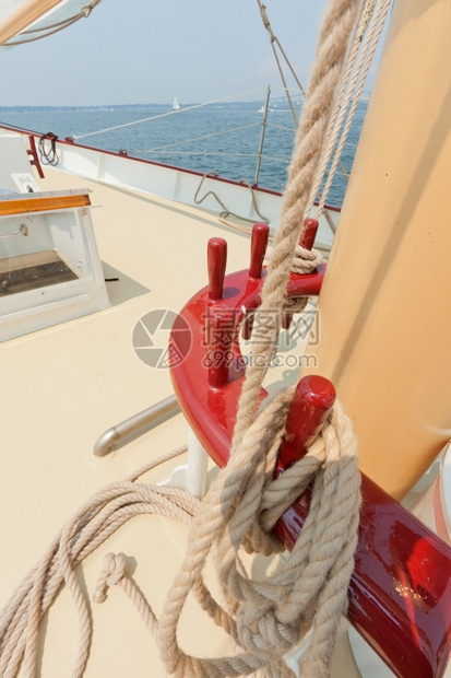 地平线私人帆游艇的意见桅杆帆船图片