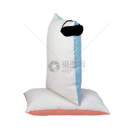 棉布夜晚早晨被切开的枕头上面有睡具孤立在白底色垫子上的软坐用于舒适的睡眠和甜蜜梦幻图片