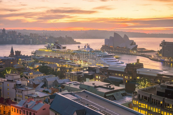 澳洲悉尼市下城天际的线新全景海图片