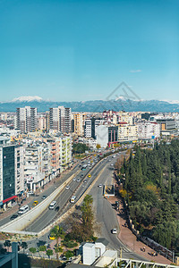 蓝色的天线安塔利亚土耳其市中心高速公路上充斥着汽车的繁忙高速公路中央图片