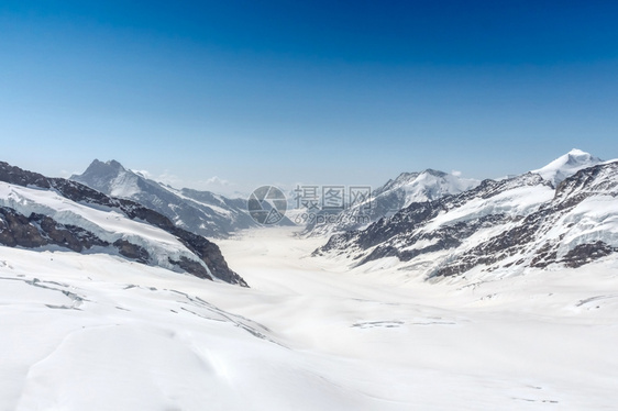 瑞士阿尔卑斯山鲁格弗拉乌霍赫的阿莱施冰川地貌天空风景优美谷图片