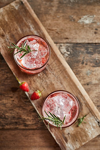 复制为盛成熟的草莓派对提供节假日冷饮红色的酒吧图片