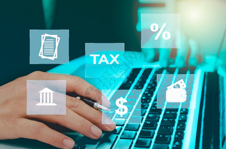 人手电脑笔记本虚拟图标营业税商金融投资和网上纳税互联的技术概念商人规定则图片