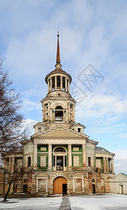 圆顶老的俄罗斯特维尔地区托佐克的鲍里斯和格莱布修道院的贝尔弗里冬季省图片