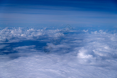 空气清除云层上的美丽中观光飞机对云面的美丽空中观光旅行图片