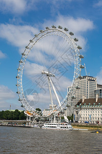 伦敦泰晤士河南岸伦敦世界之眼泰晤士河南岸最高的Ferris轮伦敦泰晤士河南岸最高的WorldEye城市的娱乐摩天轮图片