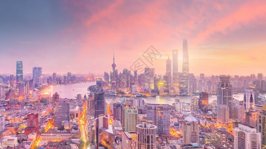 地标上海市中心天际在国黄昏时的景象摩天大楼建筑学图片