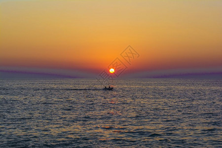 戏剧旅行日落在Mylos海滩上Lefkada岛希腊Sunset在Mylos海滩上Lefkada岛希腊爱奥尼亚图片