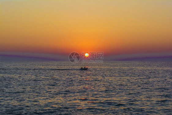 戏剧旅行日落在Mylos海滩上Lefkada岛希腊Sunset在Mylos海滩上Lefkada岛希腊爱奥尼亚图片