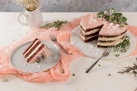 香甜草莓蛋糕图片