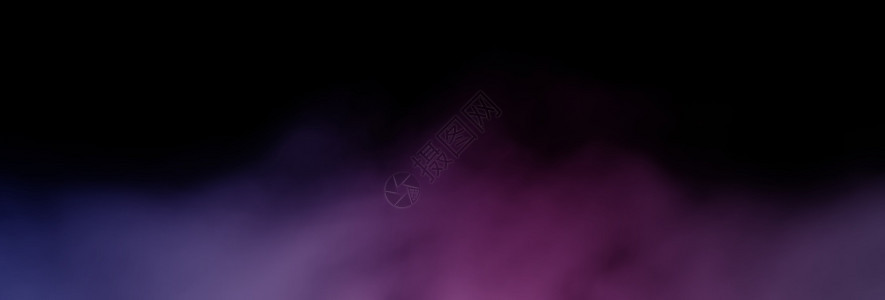 夜晚粉色的魔法黑背景上的抽象多色蓝粉紫雾和烟用于概念设计万圣节幽灵之夜图片