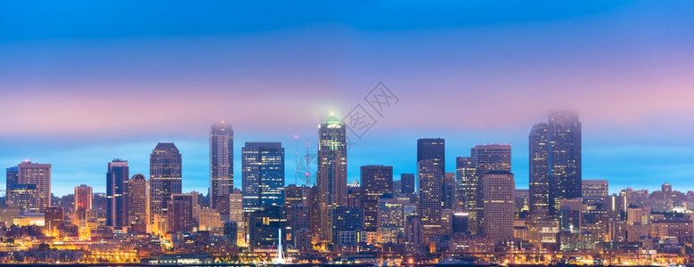 建造塔外部的美国华盛顿州西雅图市下城图片