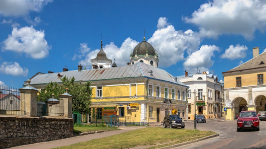 Zhovkva乌克兰08721Vicheva或乌克兰利沃夫地区Zhovkva市的场广在阳光明媚的夏日乌克兰的广场装修天空建造图片