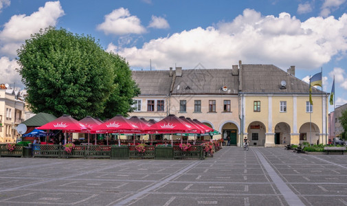 堡垒建造Zhovkva乌克兰08721Vicheva或乌克兰利沃夫地区Zhovkva市的场广在阳光明媚的夏日乌克兰的广场佐尔克瓦图片