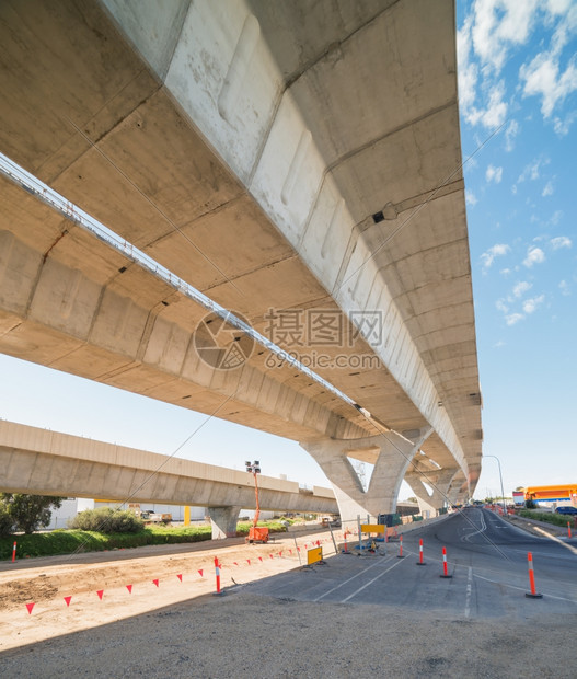 拱重建中道路的支离破碎通道架澳大利亚图片