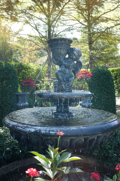 花园天使雕像象征结石图片
