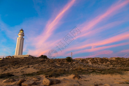 美妙的灯塔名为Trafalgarrsquos灯塔位于加的斯特拉法省卡迪斯灯塔海岸阿科户外图片