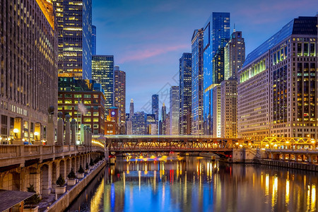 美国芝加哥市下中心天线城景色日落时美利坚合众国目的地城市景观湖图片