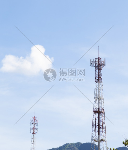 电话天线空晴朗后方的发射杆两极接收者白色的图片