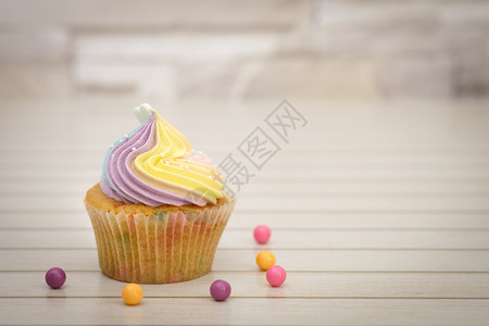 Cupcake饼的装饰美极了光亮明AF点选择乡村糕甜的图片