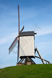 户外乡村的蓝色比利时天下布鲁日运河附近的历史风车直通比利时图片