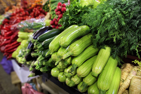 市场上的新鲜蔬菜图片