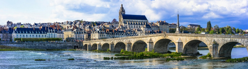 法国中世纪城镇布洛伊斯的旅行和地标著名的法国卢瓦尔城堡河谷的皇家城堡卢瓦河谷布鲁斯城堡历史市景观户外图片