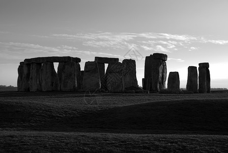 著名的世界史前英格兰威尔特郡Amesbury附近的巨石柱图片