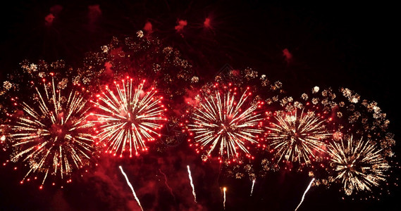红烟花庆祝新年20周快乐4月日暑假节夜间红火花庆祝全国日倒计时与新年20节晚宴活动倒数快乐的抽象图片