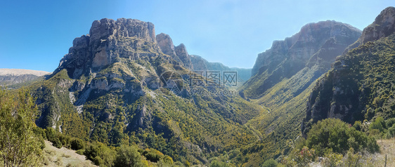 希腊北部Epirus平地斯山脉Zagoria的Vikos峡谷全景扎戈罗霍里亚夏天自然图片