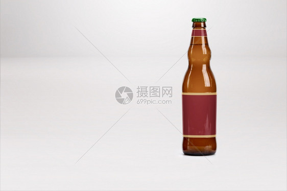 液体品牌干净的棕色啤酒瓶模型上白色孤立空标签图片