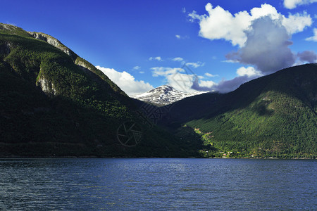 松恩峡湾目的地夏日挪威湾风景全图片