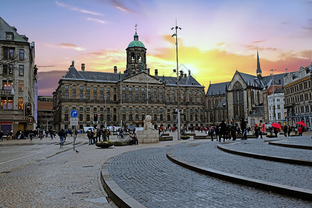 结石王荷兰阿姆斯特丹市风景与大坝广场由荷兰阿姆斯特丹欧洲图片